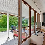 Charming And Well-kept On A Large Natural Plot Close To Forest, And The Cosy Harbour, Shops And Attractions Of Casa vacanze Ebeltoft
