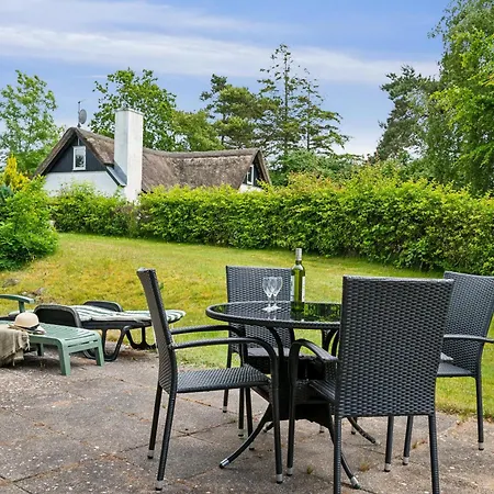 Charming And Well-kept On A Large Natural Plot Close To Forest, And The Cosy Harbour, Shops And Attractions Of Casa vacanze