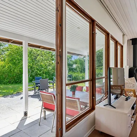 Charming And Well-kept On A Large Natural Plot Close To Forest, And The Cosy Harbour, Shops And Attractions Of 펜션 에벨토프트