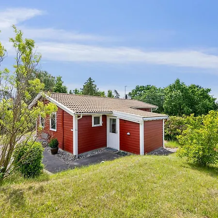 Charming And Well-kept On A Large Natural Plot Close To Forest, And The Cosy Harbour, Shops And Attractions Of Casa vacanze Ebeltoft